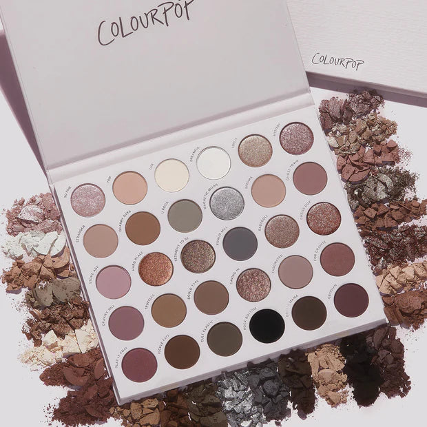 Stone Cold Fox
Cool-toned Eyeshadow Palette