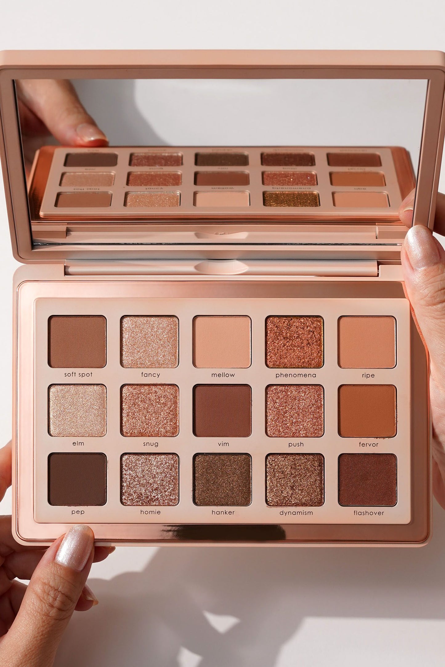 I need a warm eyeshadow SINGLE - Dynamism