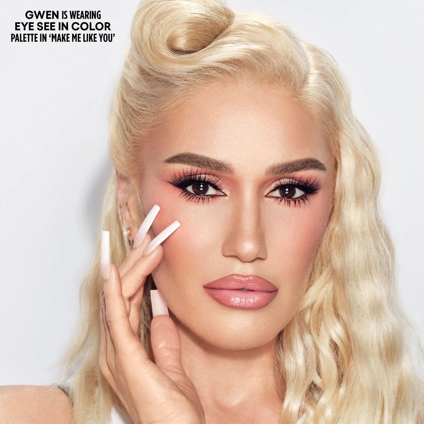 EYE SEE IN COLOR
CLEAN MULTIDIMENSIONAL PALETTE