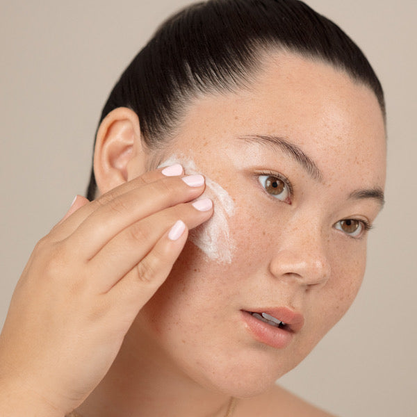 BE LUMINOUS SKIN EXFOLIATING POWDER WITH LACTIC ACID ( Well loved )
