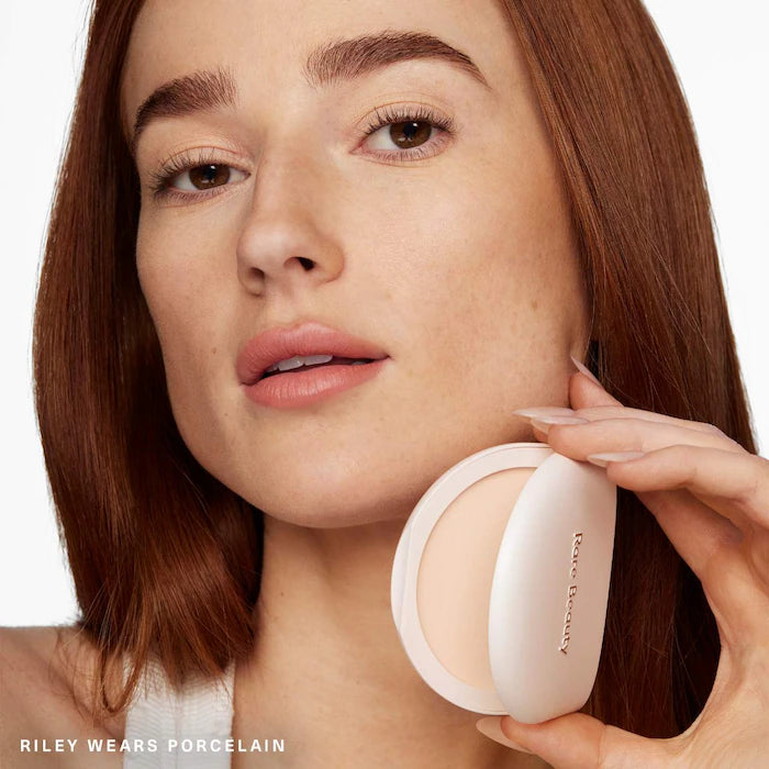 True to Myself Tinted Pressed Talc-Free Finishing Powder-Porcelain - light with neutral undertone