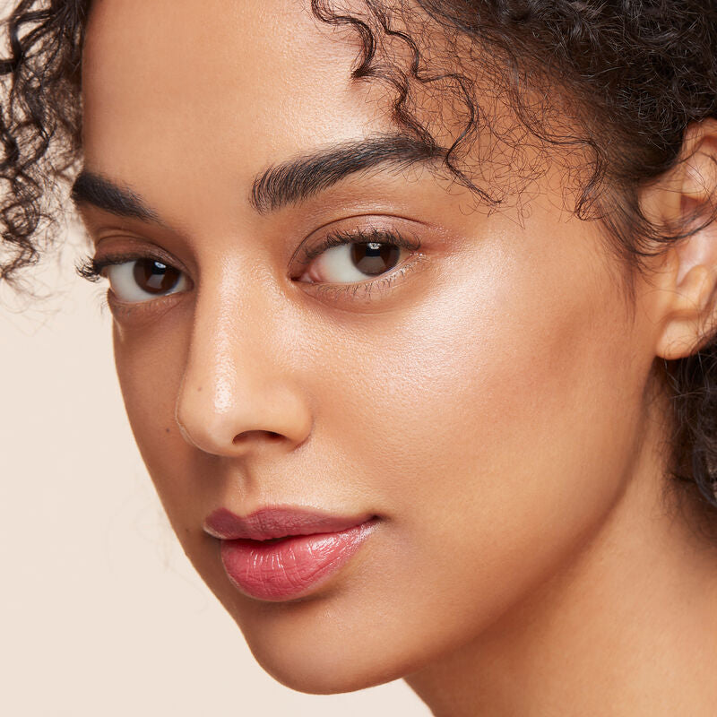 THE LUMINIZING FACE ENHANCER-21 / Daybreak Shimmer