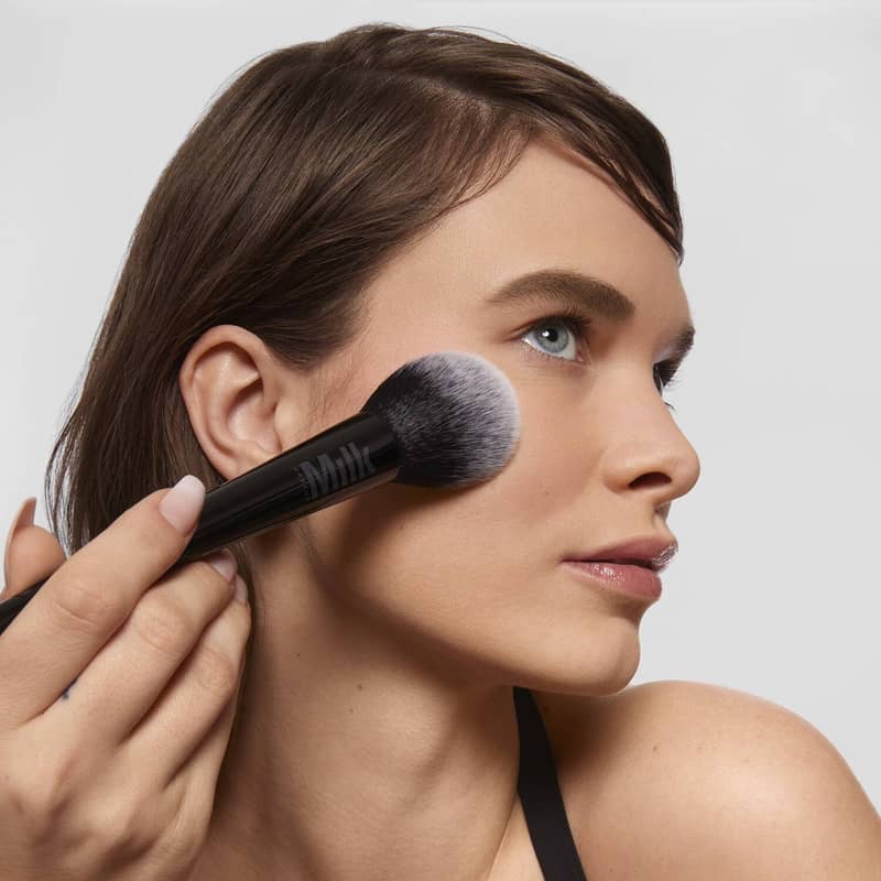 Pore Eclipse face powder Brush
tapered makeup brush - The fluffiest brush / super soft
