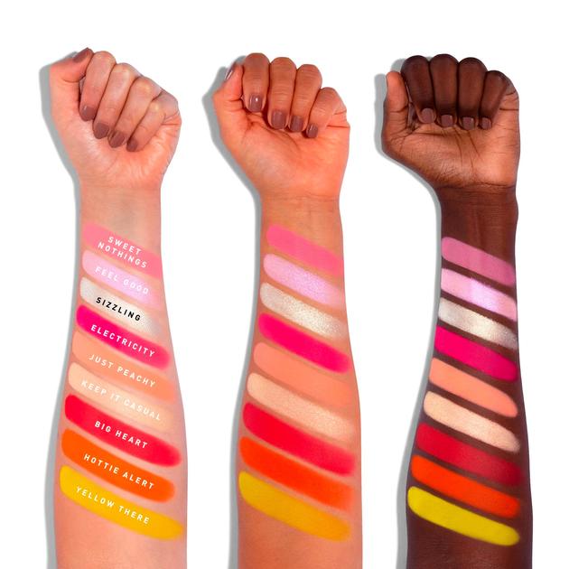 9H HOT FOR HUE ARTISTRY PALETTE