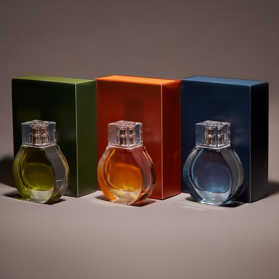 KENDALL JENNER
x KKW FRAGRANCE-Choose your favorite!