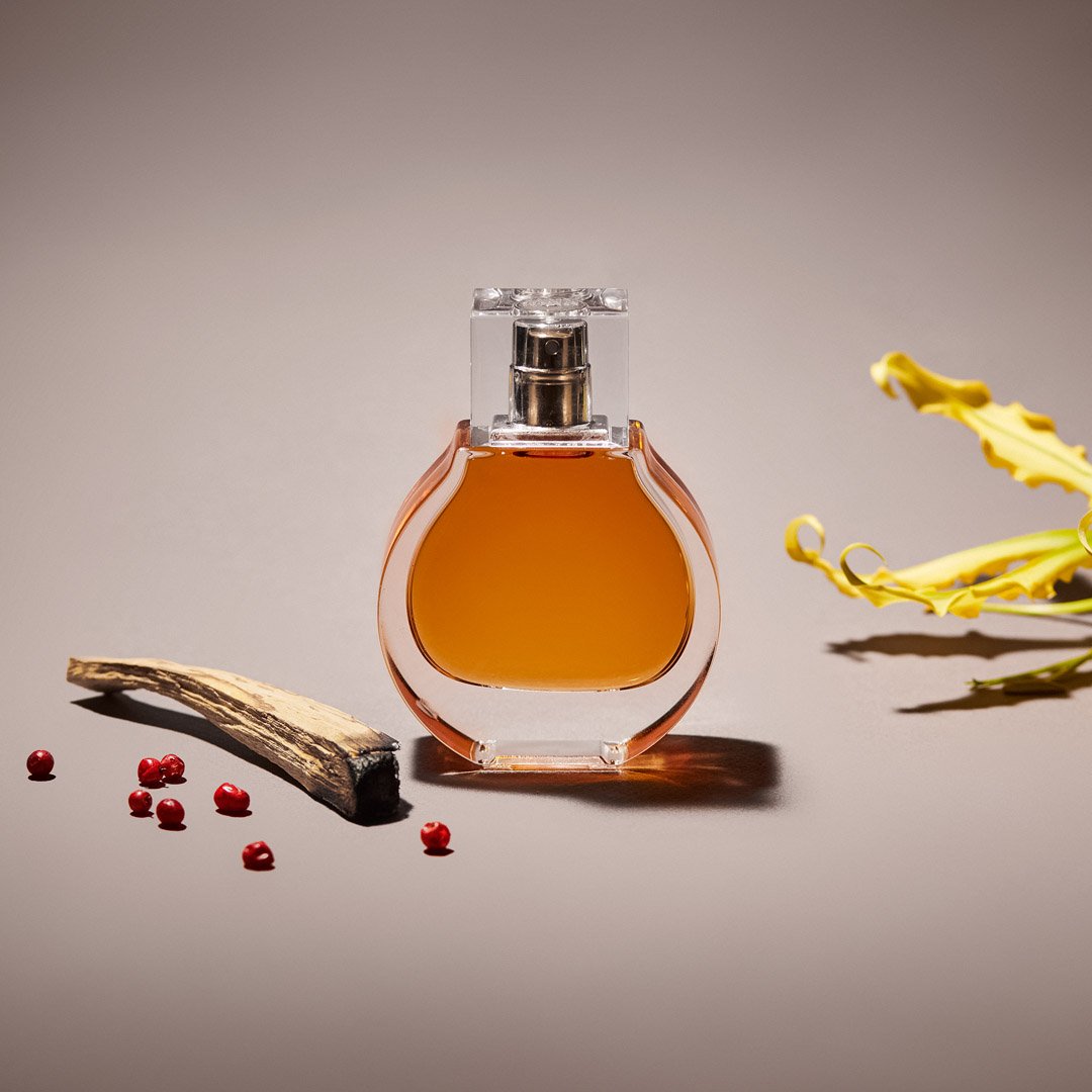 KENDALL JENNER
x KKW FRAGRANCE-Choose your favorite!