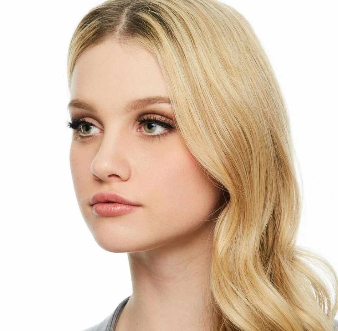 Harlow Lash with
Glue