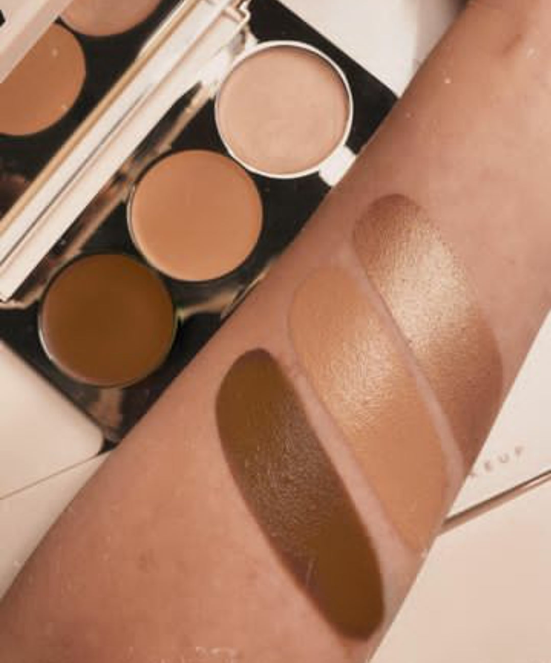 Cream contour palette