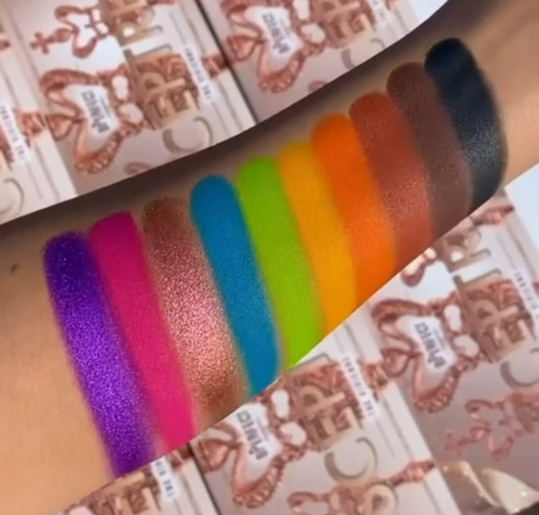 BPERFECT X THE VIVIENNE – SCEPTRE PALETTE