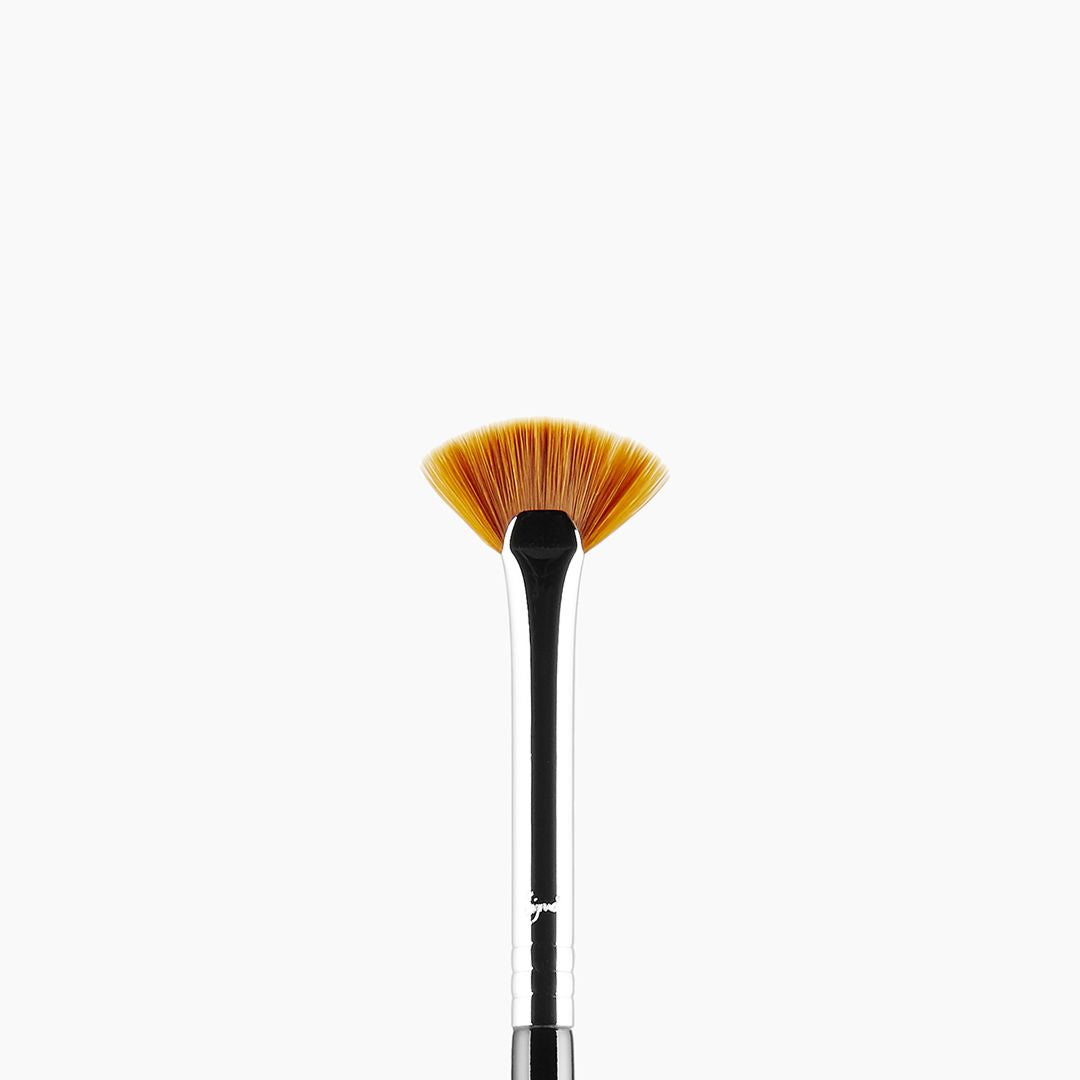 E04 LASH FAN BRUSH
