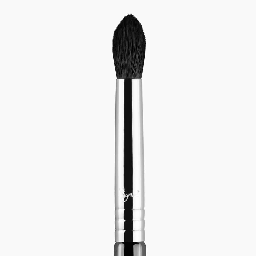 E45 SMALL TAPERED BLENDING BRUSH