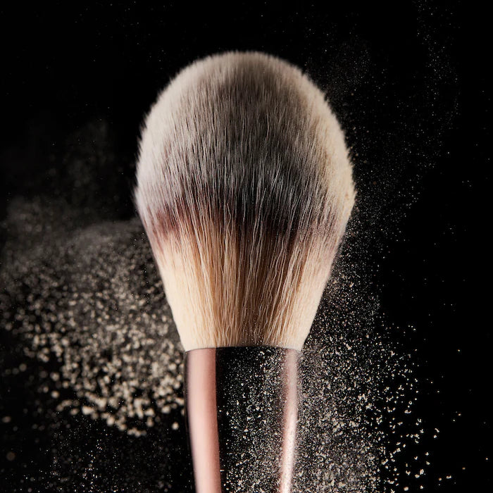 Veil™ Powder Brush ( Luxurious brush )