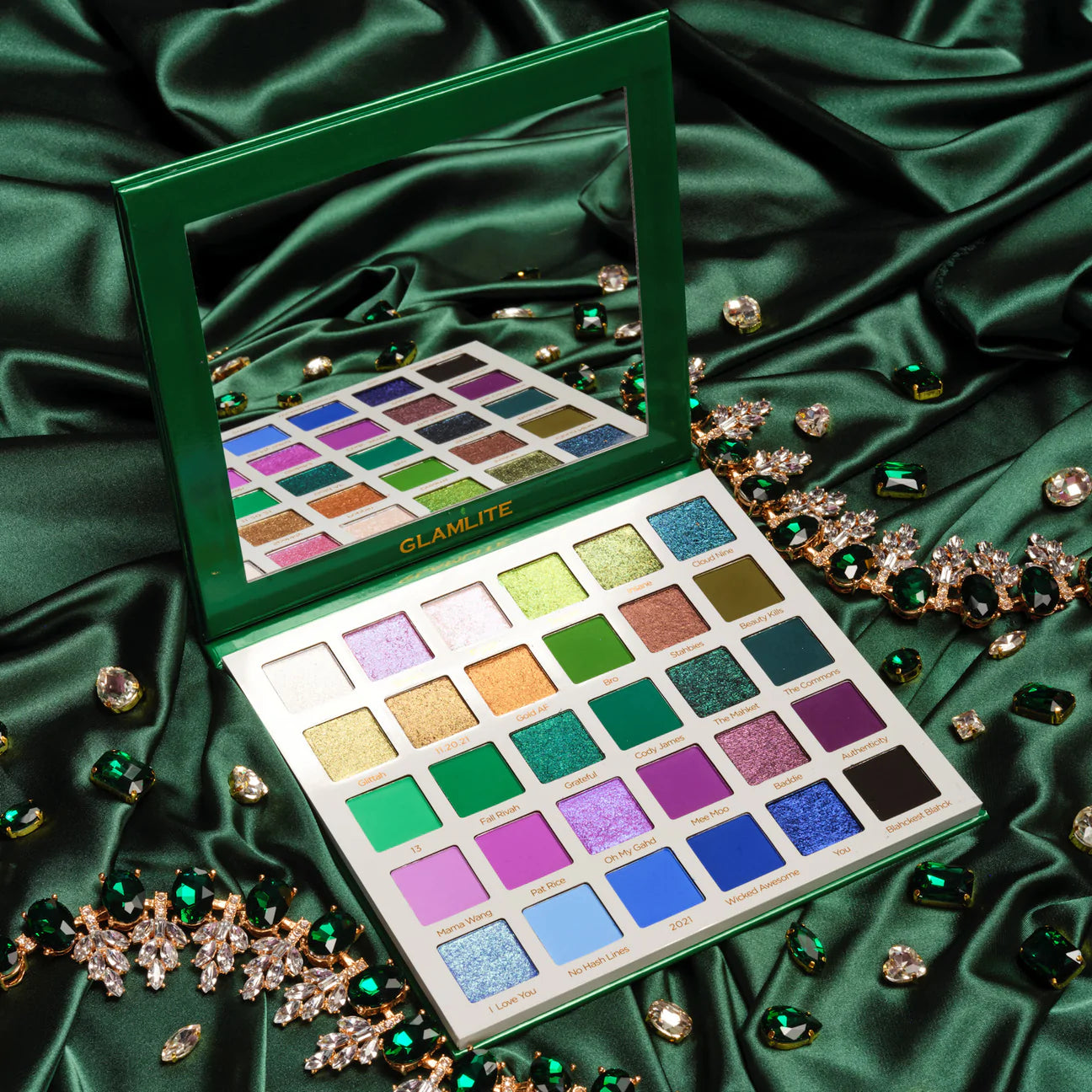 MIKAYLA PAHT TWO X GLAMLITE 30 COLOR PALETTE