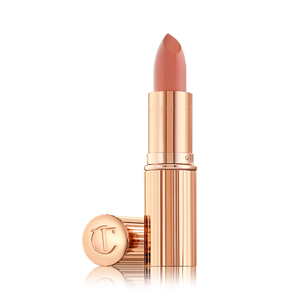K.I.S.S.I.N.G Lipstick
- Bitch perfect