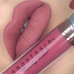Matte liquid lipstick in Allison