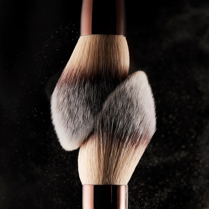 Veil™ Powder Brush ( Luxurious brush )