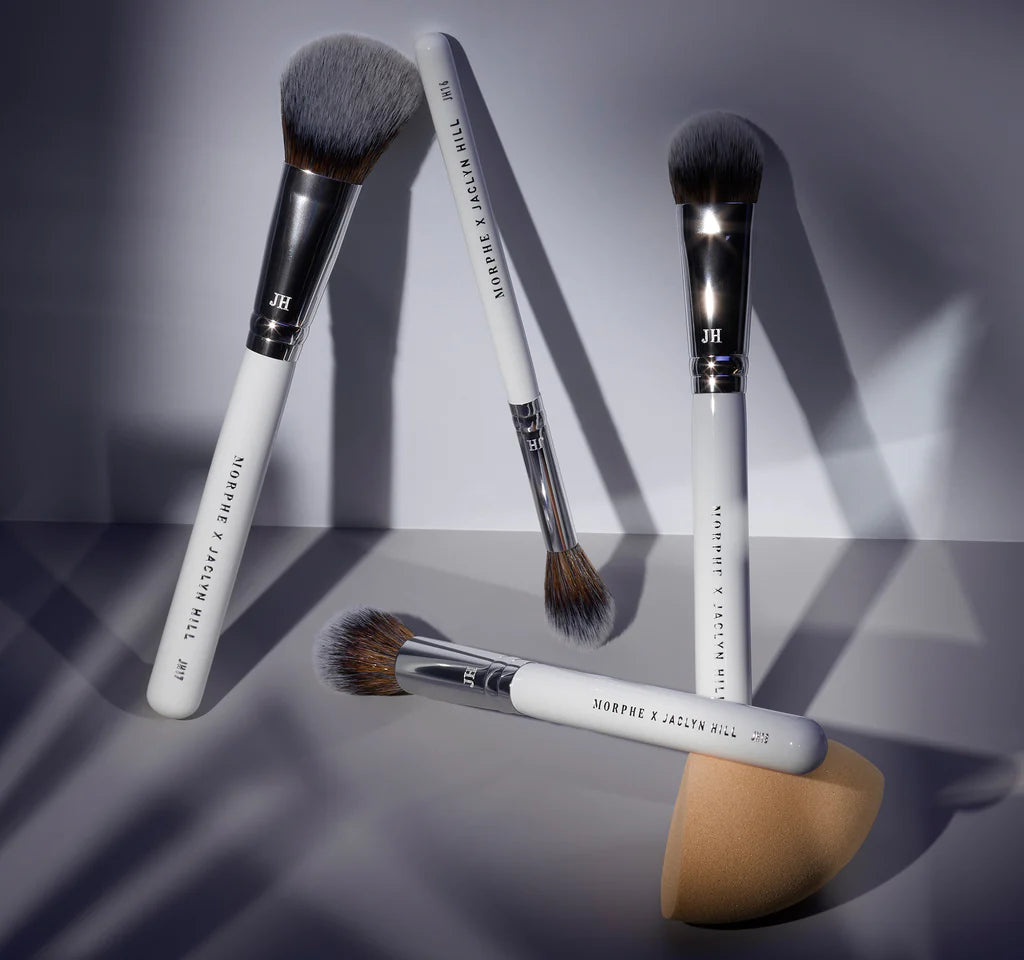MORPHE X JACLYN HILL THE MASTER BRIGHTENING BRUSH COLLECTION- comes with a silver pouch