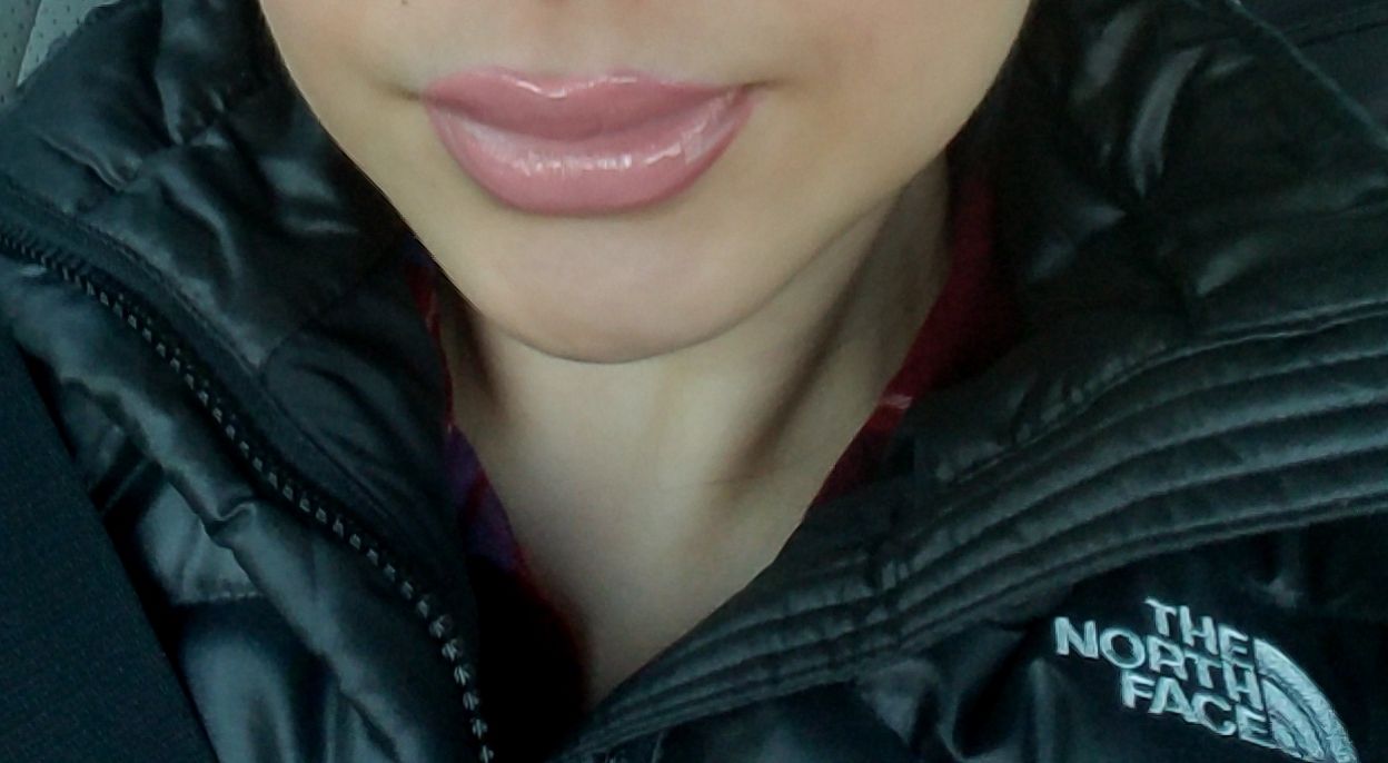 She betta werrek lipgloss