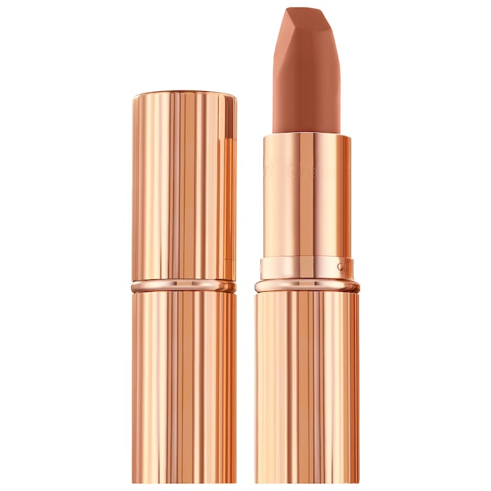 Matte Revolution Lipstick
- Catwalking - nude peach matte
