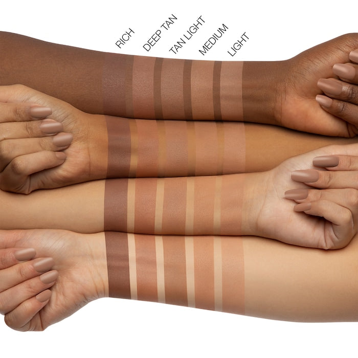 GloWish Soft Radiance Bronzing Powder
-Choose your shade