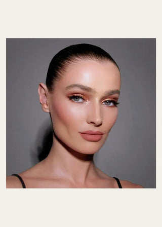 Luminous Legends 5-Pan Eye Shadow Totale