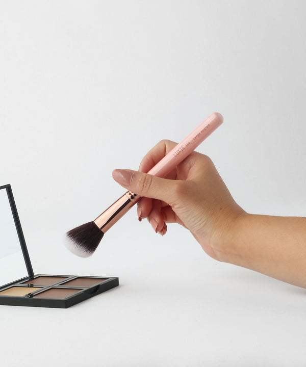 Luxie 504 Large Angled Brush - Rose Gold
