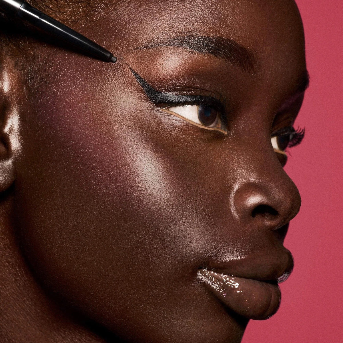 Fine Linez Precision Gel Eyeliner - CUZ I’M BLACK 01