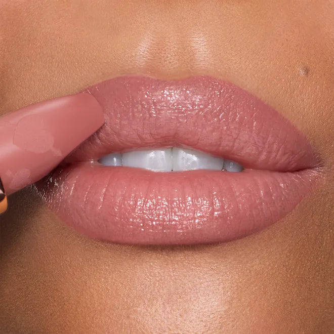PILLOW TALK LOVE EFFECT LIPSTICK
K.I.S.S.I.N.G - NAUGHTY TALK