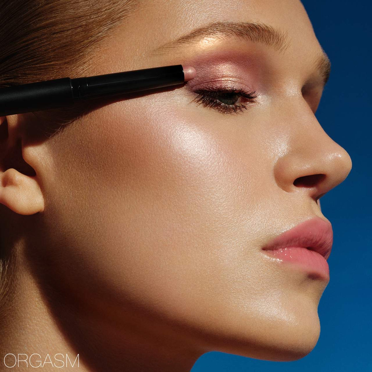 Total Seduction Smudge-Proof Eyeshadow Stick - Orgasm - Peachy pink shimmer