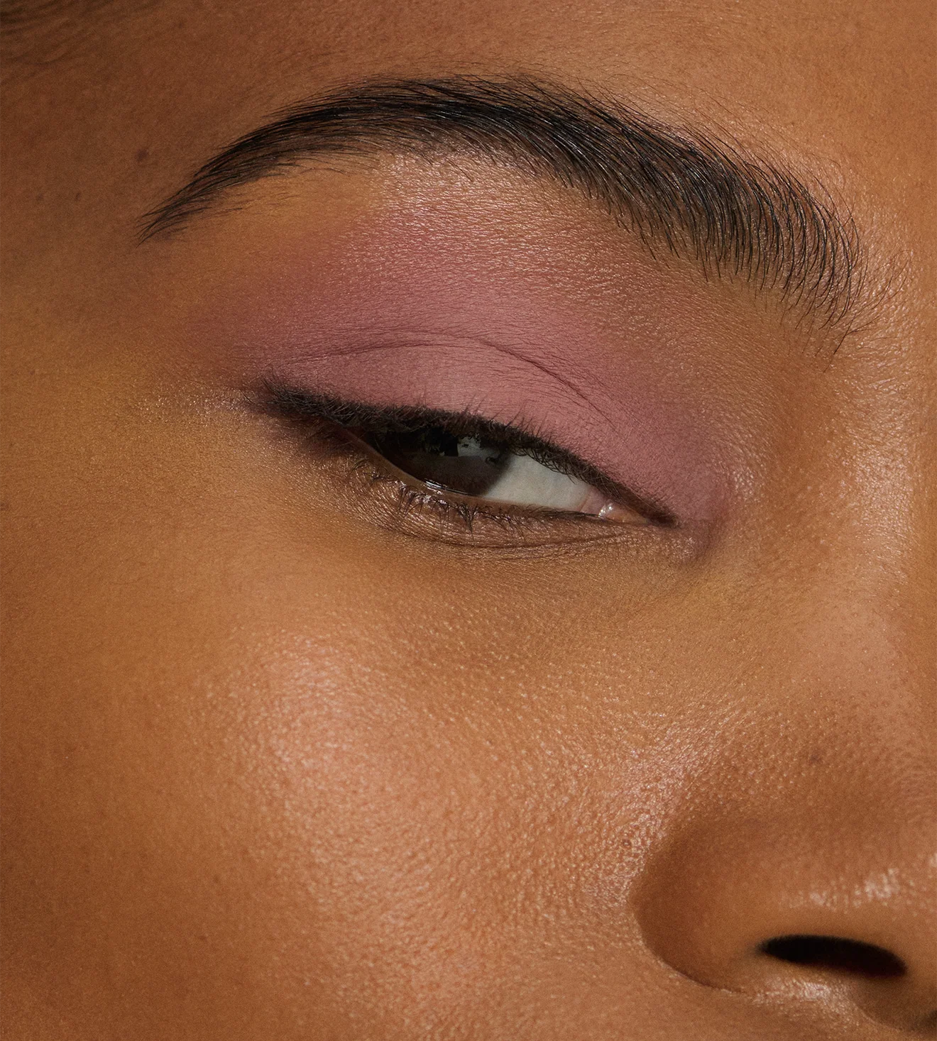 starlet matte liquid eyeshadow-Brb-Soft nude pink