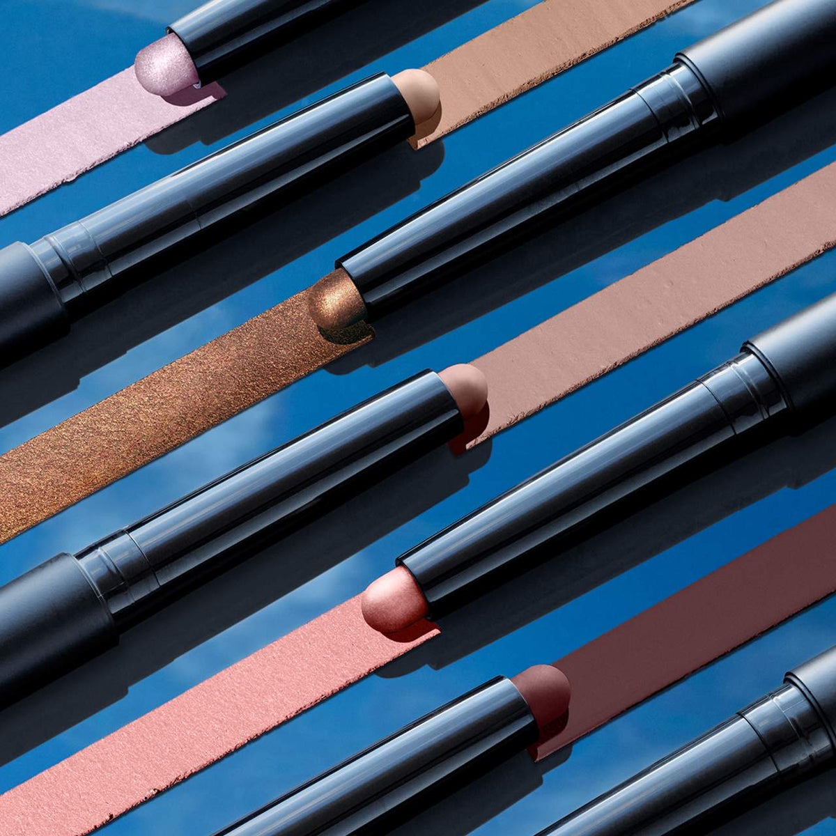 Total Seduction Smudge-Proof Eyeshadow Stick - Orgasm - Peachy pink shimmer