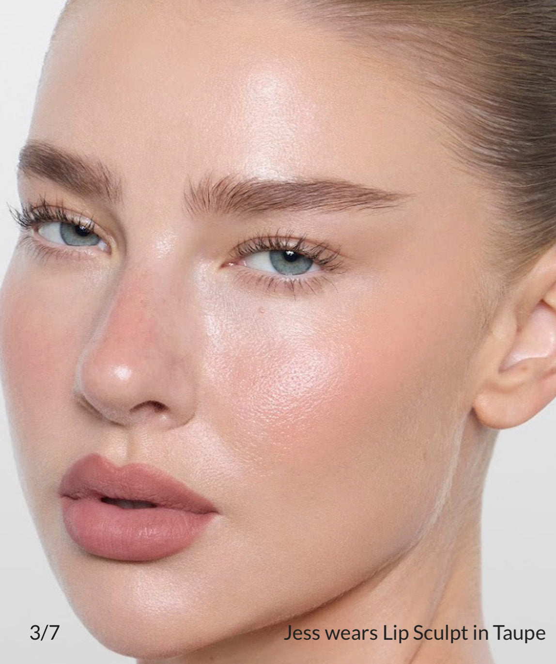 LIP SCULPT
Transfer-proof lip liner for all day wear.- Taupe