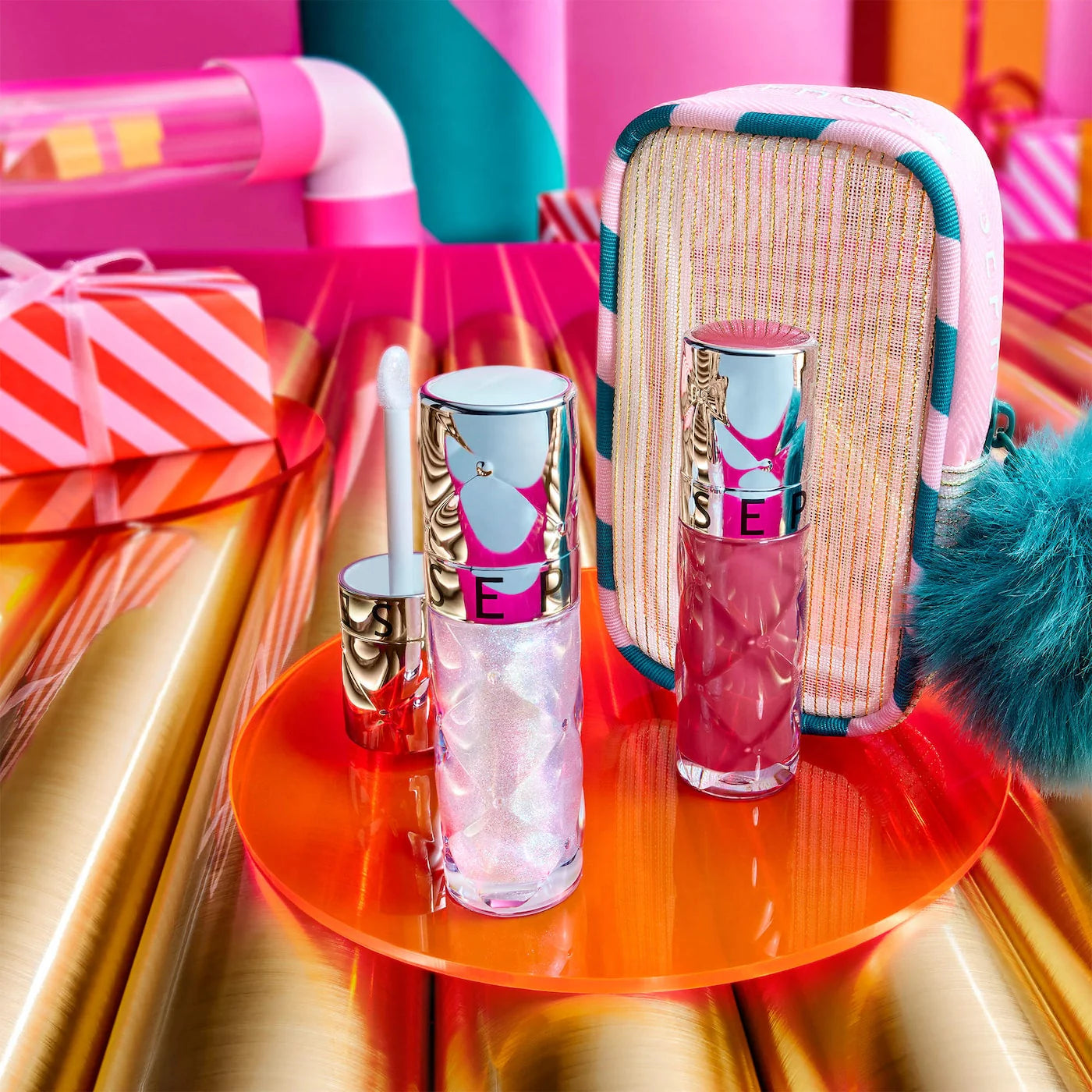 Outrageous Lip Plumper Lip Gloss Makeup Gift Set