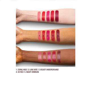 K.I.S.S.I.N.G
NIGHT CRIMSON
A plum red moisturizing lipstick for a deep, irresistible pout