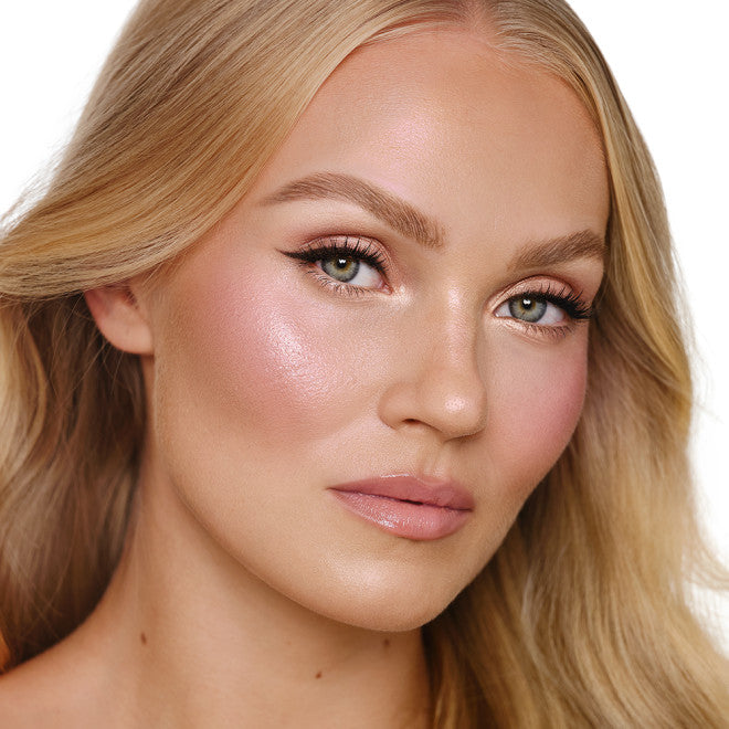 HOLLYWOOD GLOW GLIDE FACE ARCHITECT HIGHLIGHTER
PILLOW TALK GLOW