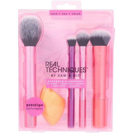 EVERYDAY ESSENTIALS

brush set