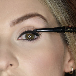 maneater™ self-sharpening

eyeliner