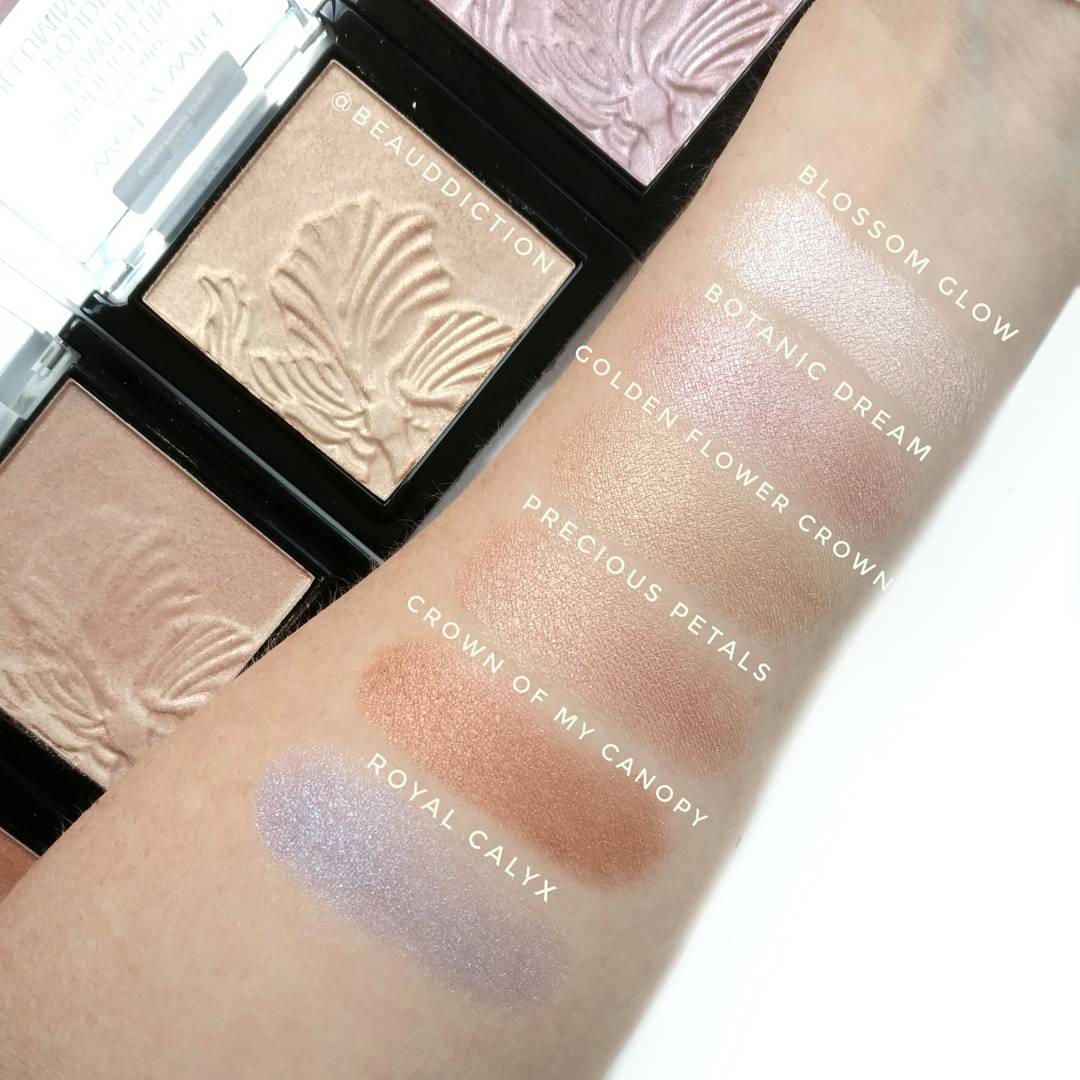 MegaGlo Highlighting Powder
- Choose your shade