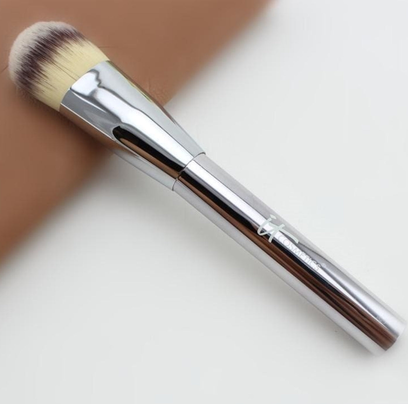 Heavenly Luxe™ Plush Paddle Foundation Brush