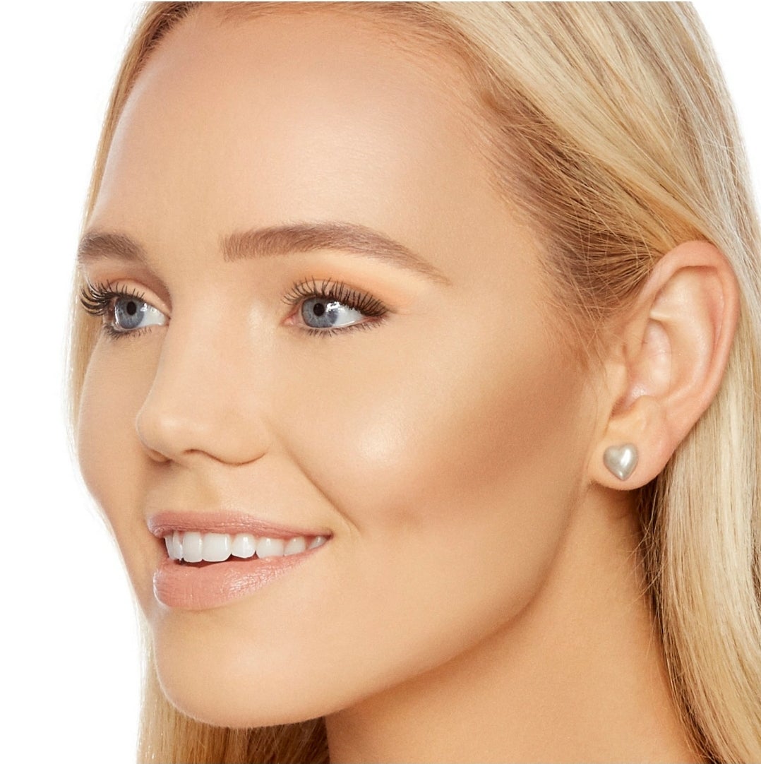 Cocoa contouring powder