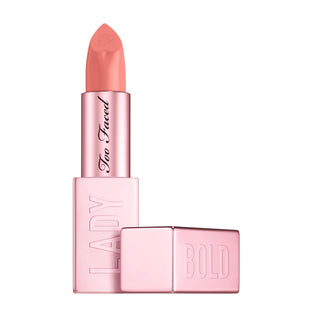 Lady bold lipstick : I’m thriving