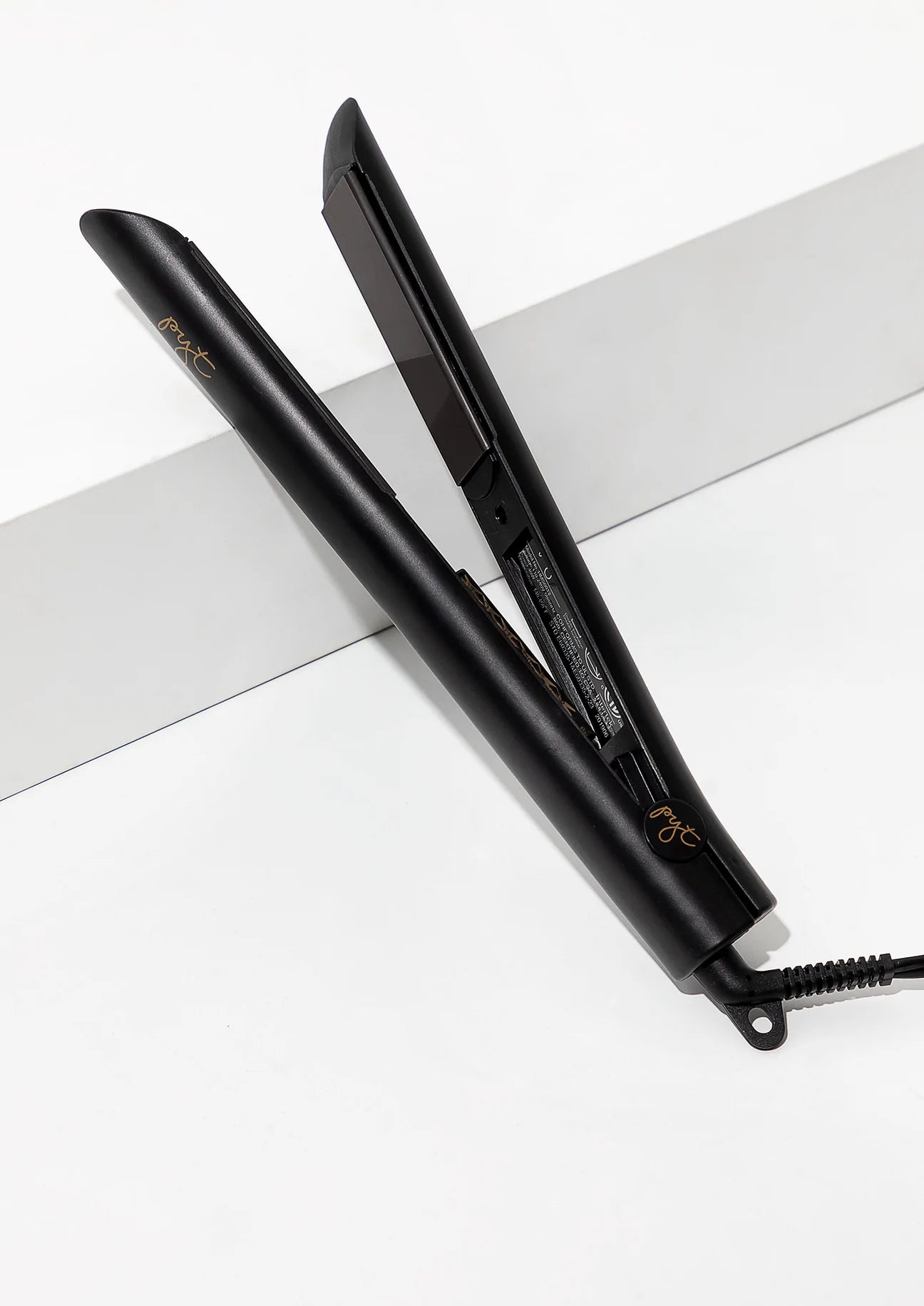 ION FUSION 2.0 PRO ANALOG CERAMIC STYLER (350$ Value)- DUAL VOLTAGE