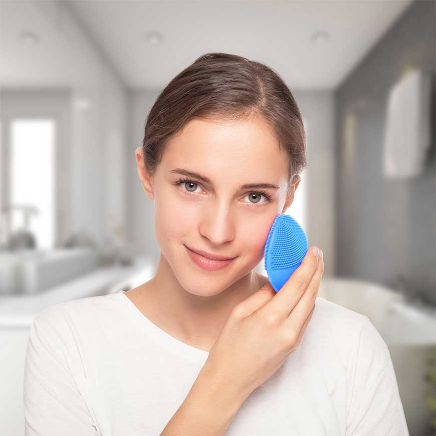 FOREO LUNA™ mini 2 Facial Cleansing Device Aquamarine