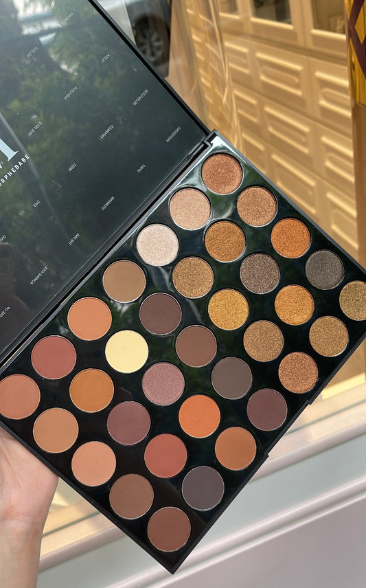 35R eyeshadow palette