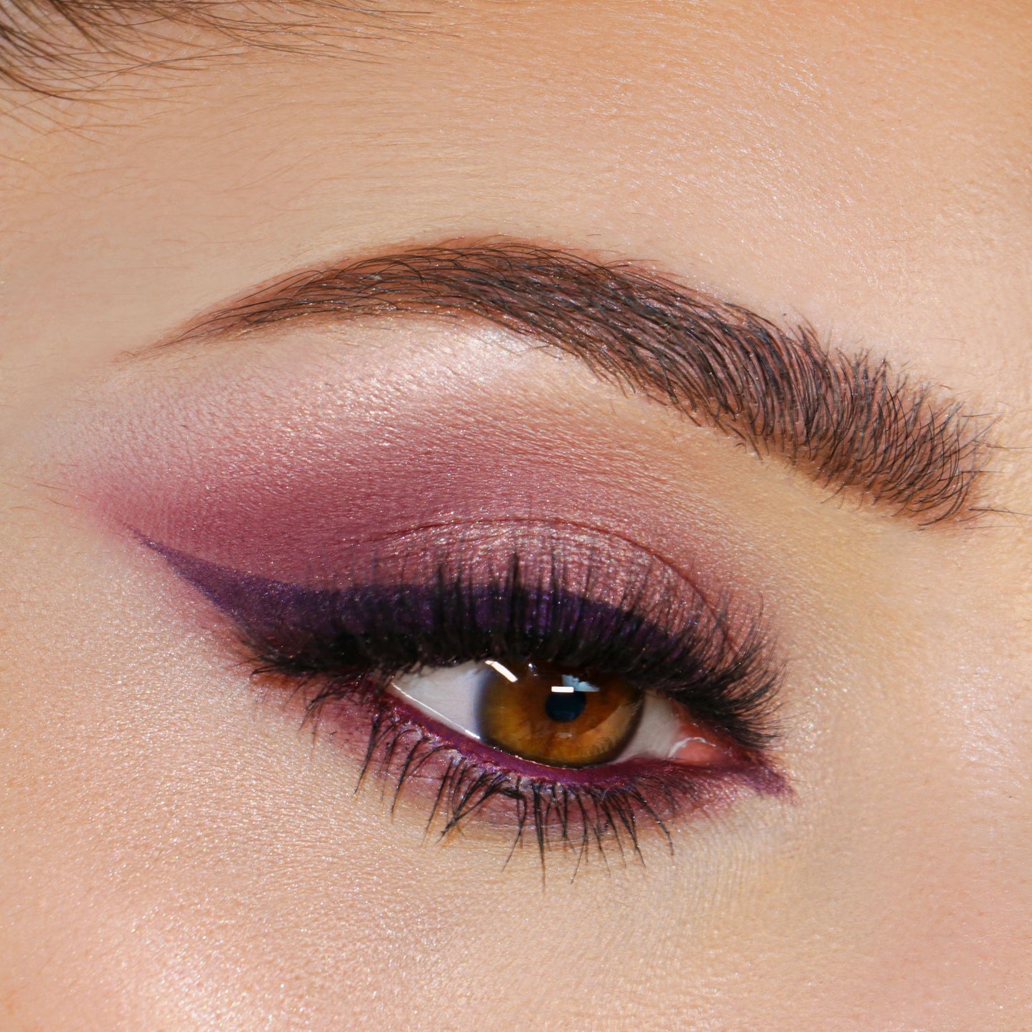 LUXURY PALETTE MESMERISING MAROON